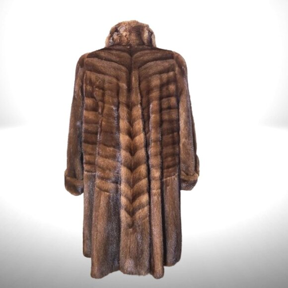 Adriana Furs Genuine Fur Coat – Made in Canada – Size 10–14 (Roomy) – Excellent - Picture 8 of 16